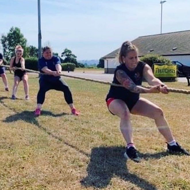 Mrs_Chubbs_'s tweet photo. None of its pretty but it’s all progress 💪🏼Enjoying preseason & its challenges so far-ready for more with this group of awesome, strong women.Shout out to my fellow ‘22 Tug of War Champs🏆 & @lesastanton who had to hold me😂
#preseason #itaintpretty #scrumtime @YeovilRugbyGirl https://t.co/qZjC5auIgb