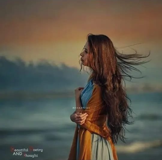 نظر کھا گئی ہم دونوں کی محبت کو💙 
ہر روز بات کرنے والے اب خاموش رہتے ہیں