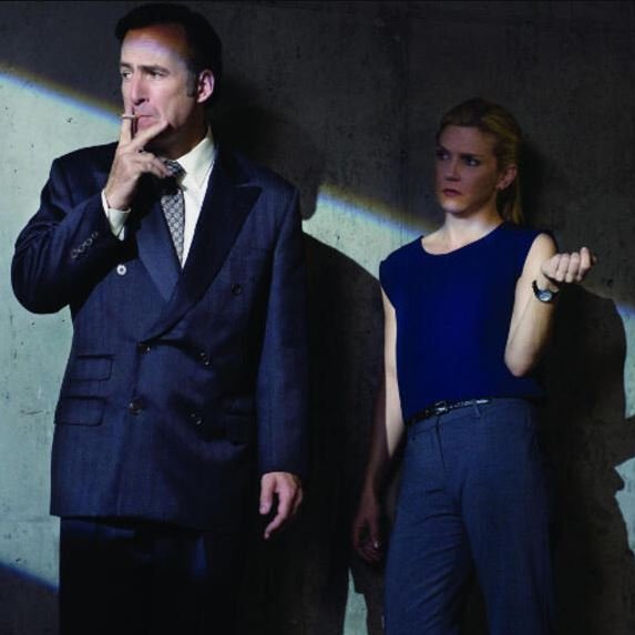 Jetzt, nach dem #BetterCallSaulFinale , lege ich mich fest:

Better Call Saul ist die beste Serie, die ich je gesehen habe. 

Was eine starke Show über die tiefsten Empfindungen, die ein Mensch haben kann.