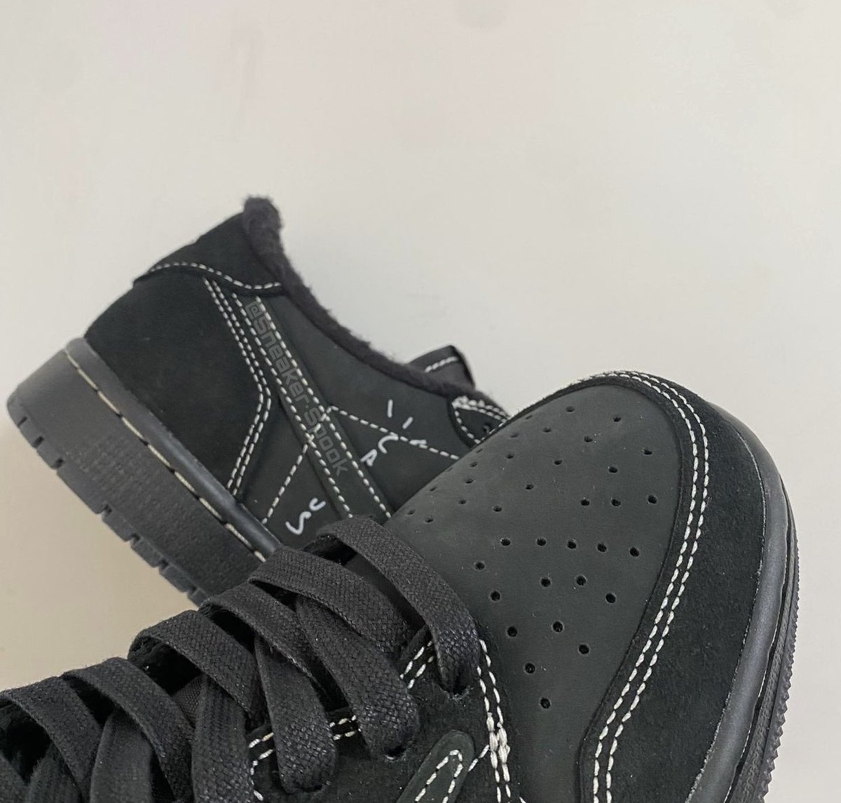 kingofkicksuk's tweet photo. New images have landed of the upcoming Travis Scott x Jordan 1 Low 'Black Phantom'. Take a closer look 👉 https://t.co/Cw1UQ58Oph