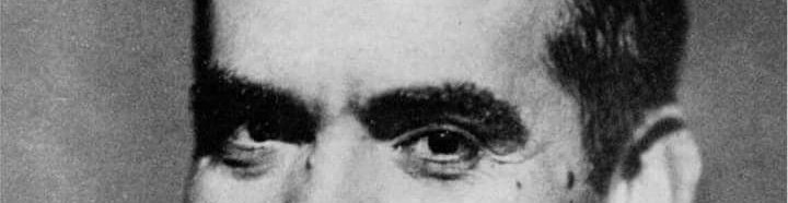 Fue sobre las 5 de la tarde en casa de la familia Rosales un día como hoy de 1936. A Lorca lo detuvo un grupo de hombres armados encabezados por Ramón Ruiz Alonso, Luis García-Alix y Juan Luis Trescastro. Se lo llevaron al Gobierno Civil para convertirlo en un desaparecido.