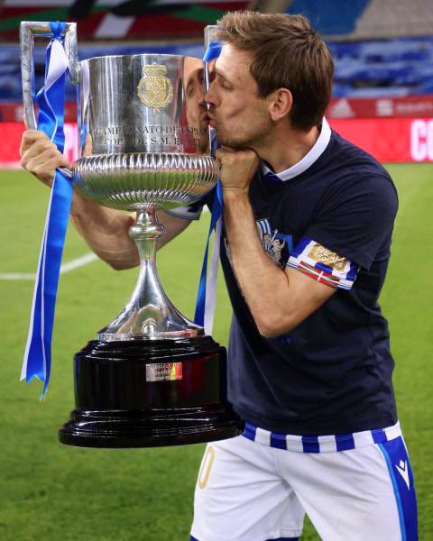 Kike Marin** tweet media