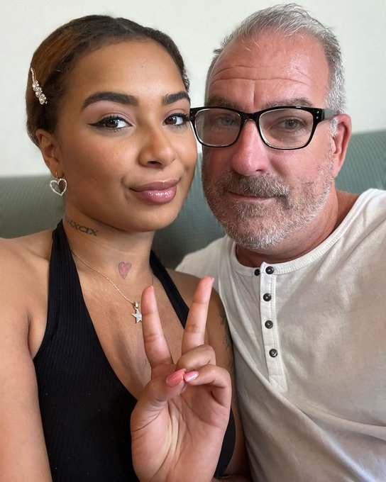 She says it&rsquo;s her thing. ✌️@babistar420 https://t.co/LInmkaLxTi<a class="tags" target="_blank" title="On Twitter" href="/?out=eyJ0eXAiOiJKV1QiLCJhbGciOiJIUzUxMiJ9.eyJpYXQiOjE3MjI0MTAyNjQsImlzcyI6InR3cG9ybnN0YXJzLmNvbSIsIm5iZiI6MTcyMjQxMDI2NCwiZXhwIjoxNzUzOTQ2MjY0LCJyZWRpcmVjdF91cmwiOiJodHRwczovL3R3aXR0ZXIuY29tL2JhYmlzdGFyNDIwIn0._WRiH8vyM_B-r5G7EkyZs9IBRjtyifkkYgk8I7TZ1MKtaQfRtgMrkOnKib9SkOlO-JM4z5uZjN0pYhbdr9z2yQ">@babistar420</a><a href="/tag/skiing"class="tags"><span>#skiing</span></a><a href="/tag/ski"class="tags"><span>#ski</span></a>