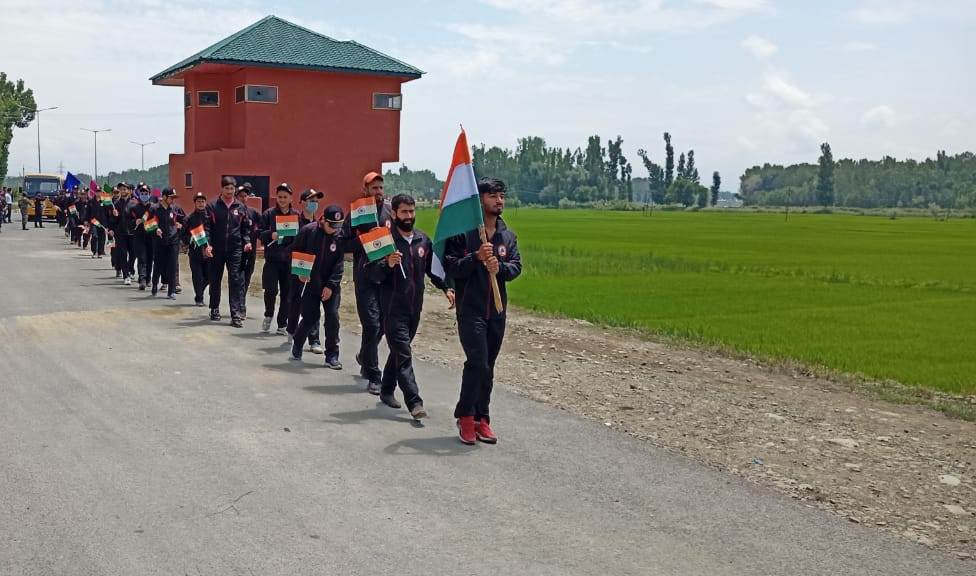 #HarGharTiranga
#MeraTirangaMeriShaan
#KashmirMeinTiranga
#GharGharTirangA