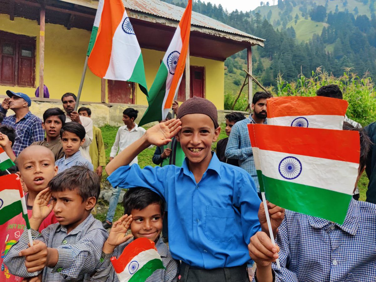 #HarGharTiranga
#MeraTirangaMeriShaan
#KashmirMeinTiranga
#GharGharTirangA