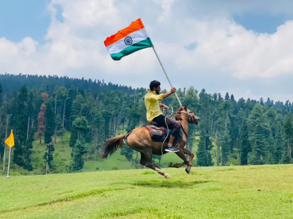 #HarGharTiranga
#MeraTirangaMeriShaan
#KashmirMeinTiranga
#GharGharTirangA