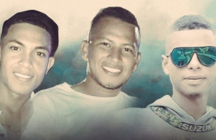 luz_verde_'s tweet photo. #EsUnDescaro que criminales y asesinos de las fuerzas gubernamentales anden sueltos y cometiendo crimenes, mientras se persigue, criminaliza y asesina a jóvenes que nada tienen que ver con esta guerra. El asesino de los 3 jóvenes ¿donde esta? ¿justicia pa cuando? https://t.co/cQIp4h68TL