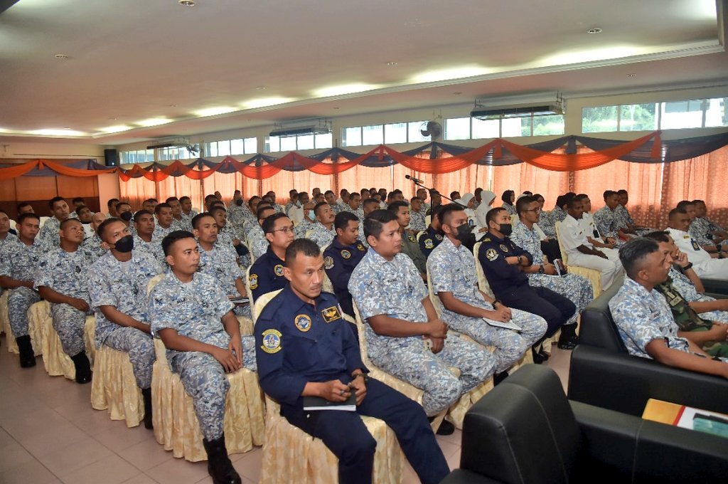WismaLumut's tweet photo. Wisma Bintara Lumut (WBL) telah mengadakan Sesi Perkongsian Ilmu (SPI) bersama YDP WBL serta barisan PWM bagi mempersiapkan  bintara yang akan menghadiri  temuduga kenaikan pangkat pada 22 - 25 Ogos 22.
@WON_Fazli https://t.co/iwKDzABplU