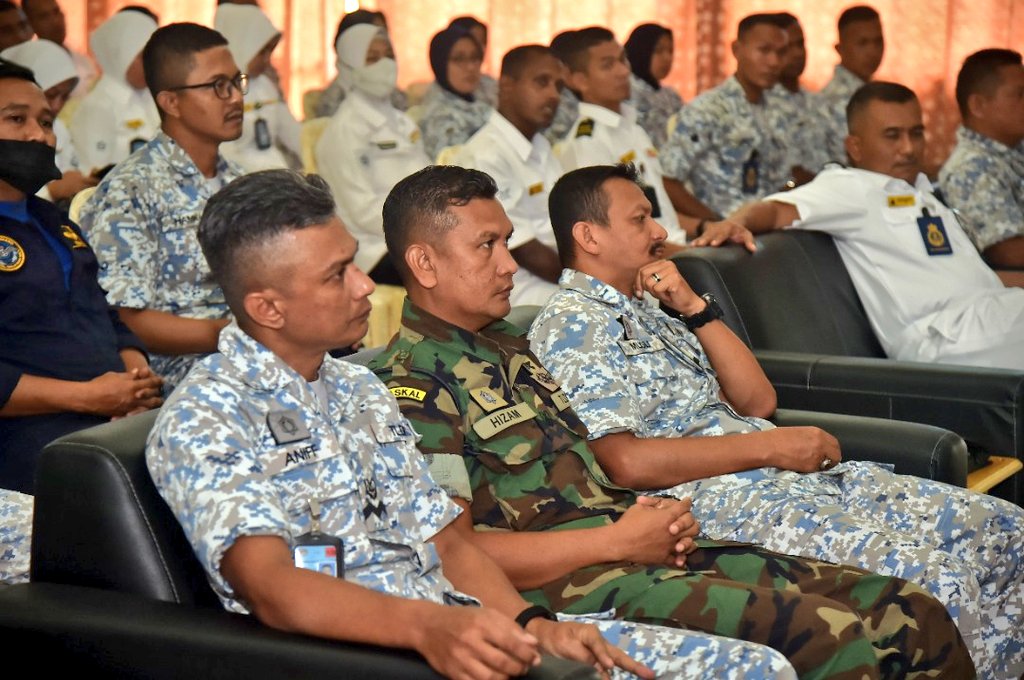 WismaLumut's tweet photo. Wisma Bintara Lumut (WBL) telah mengadakan Sesi Perkongsian Ilmu (SPI) bersama YDP WBL serta barisan PWM bagi mempersiapkan  bintara yang akan menghadiri  temuduga kenaikan pangkat pada 22 - 25 Ogos 22.
@WON_Fazli https://t.co/iwKDzABplU