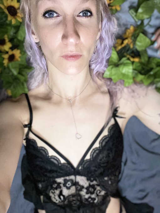 Good Morning 🥵 https://t.co/wsl3a38l4r