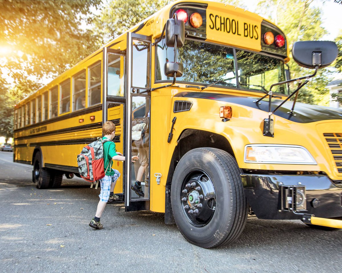 INBMV's tweet photo. School's back in session! Watch for children waiting at bus stops and remember, you must stop behind a school bus with flashing red lights and the stop arm extended. Learn more about school bus safety at https://t.co/oIjnJGYrYj
#INBMV #SchoolZone #SchoolBus #WatchForKids https://t.co/o5yDnIebVL