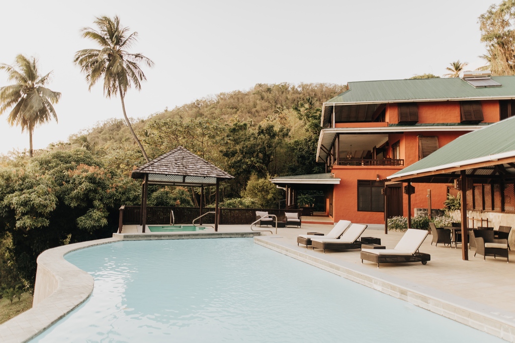 Stonefield_Res's tweet photo. Poolside views from our 5 Bedroom villa 🤩 Who would you bring here? Tag them in the comments 🙌🏼 

#stonefieldvillaresort #escaperelaxrejuvenate #saintlucia #travelsaintlucia #privatevilla #saintluciaresorts https://t.co/a2chaGY7hA