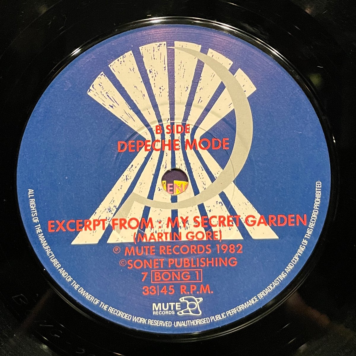 MILEHIGHCLUB202's tweet photo. ほな7いこか
DEPECHE MODE / Leave In Silence [16Aug1982  Mute --- 7 BONG 1]　　　
#DepecheMode #LeaveInSilence #ABrokenFrame #DanielMiller #3345RPM #vinylbar #recordbar #レコードバー #mhc16082022
https://t.co/KNK82RXibp https://t.co/G9XdhSfayJ