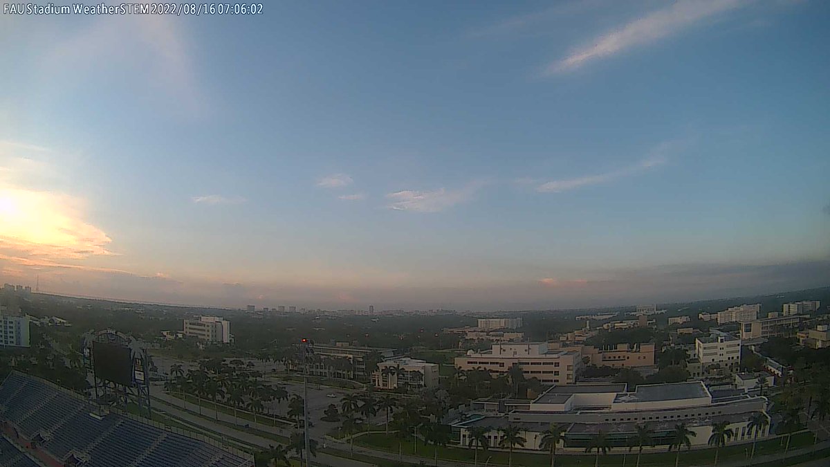 FAUStadiumWx's tweet photo. FAU Stadium at sunrise and it's 79.1 F. https://t.co/x6RxvcGi5B