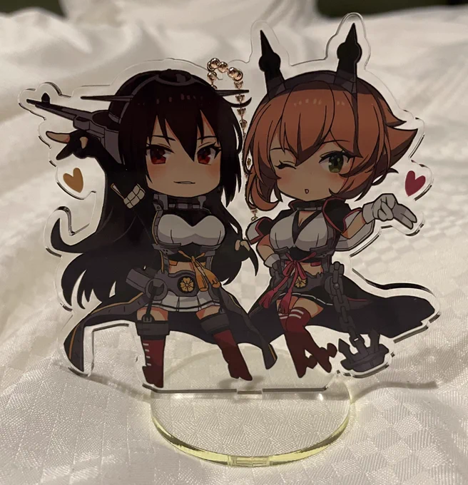 かすみさん( )の制作された武蔵、陸奥のアクスタと大和のアクキー、そして長門陸奥のアクキー購入しました!私服の武蔵陸奥はお出かけ感もあり一緒に旅をしたくなる一品!ギャルピースの長門陸奥の可愛いアクスタと可愛いながらも迫力ある艤装とサイズは圧巻です!呉行く際は連れて行きます 