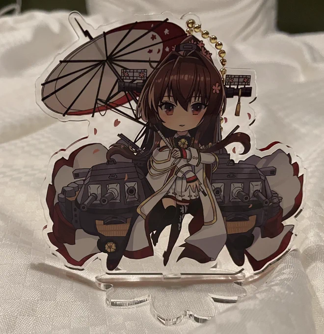 かすみさん( )の制作された武蔵、陸奥のアクスタと大和のアクキー、そして長門陸奥のアクキー購入しました!私服の武蔵陸奥はお出かけ感もあり一緒に旅をしたくなる一品!ギャルピースの長門陸奥の可愛いアクスタと可愛いながらも迫力ある艤装とサイズは圧巻です!呉行く際は連れて行きます 