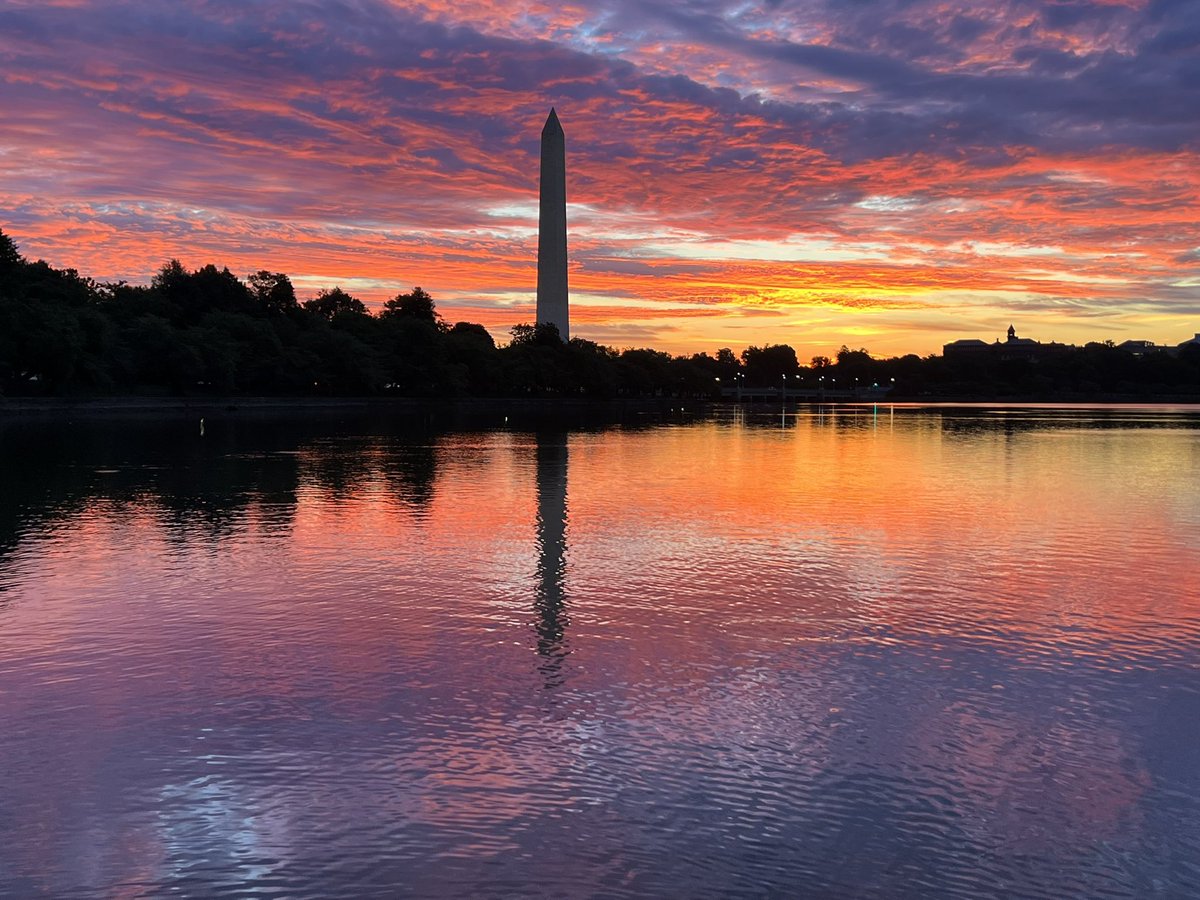 RiverGirl707's tweet photo. #Sunrise on Tuesday at the Tidal Basin in #DC! @TheNationsRiver @camdenwalker @capitalweather @chesterlampkin @hbwx @7NewsAlex @markalanandre @dclinenews @StormHour https://t.co/ovf5RvC8JR