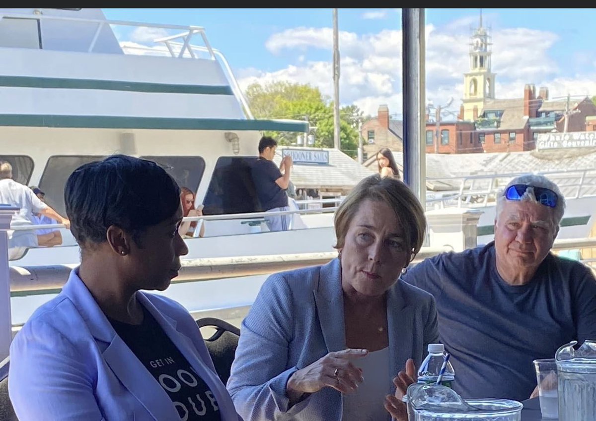 am_ferrante's tweet photo. In a time when AGs matter, most with SCOTUS eliminating rights, —a perfect picture w/AG ⁦@maura_healey⁩, our next gov &amp; next AG ⁦@AndreaForAG⁩ in the foreground of Gloucester’s UUChurch, the inspiration for the nation’s First Amendment  #voteSept6 #TeamHealy #mapoli https://t.co/MPz2QoGgj0