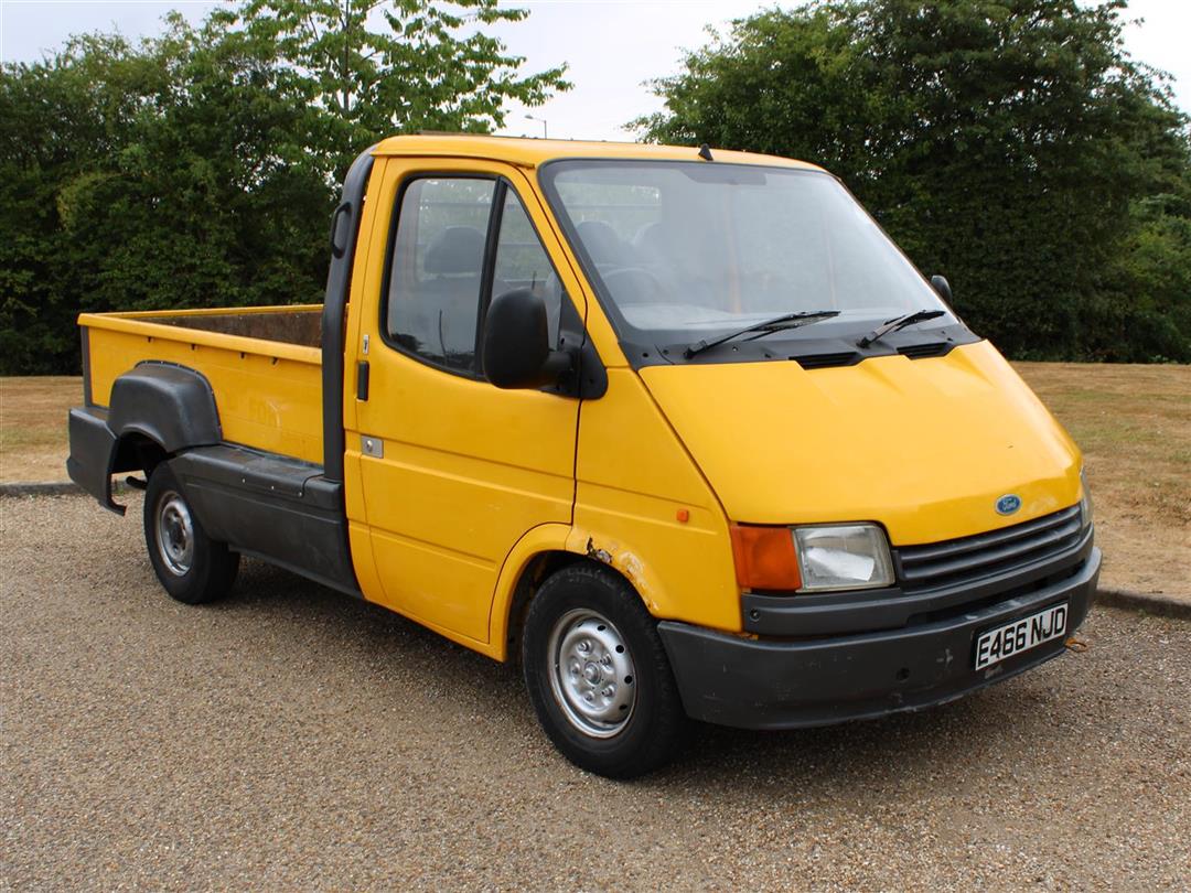 ACAKingsLynn's tweet photo. #Pickup's and #Vans  Coming up in our #ClassicAuction
Saturday 20th &amp; Sunday 21st August

1987 #FordP100 L Pick-Up
1978 #Leyland Sherpa Pick-Up
1988 #FordTransit Flareside
1973 #International 1110 #Stepside

https://t.co/KqeKnS0z6m

#classiccars #classiccar #classicauto https://t.co/2RE4rWn5MZ