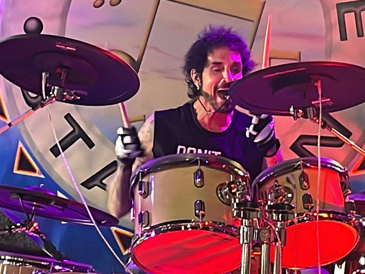 DeenTheDrummer's tweet photo. Just stopping in to share some photos from the benefit show for Trades Workers that happened this past Sunday in Salem, OR! Thanks to everyone who came out. Because of you it was a BIG SUCCESS!! ππ»π
#deencastronovo #teamdeeno
#salemoregon #tradesworkers
π· Justin Franke https://t.co/IWMNWaYlpp