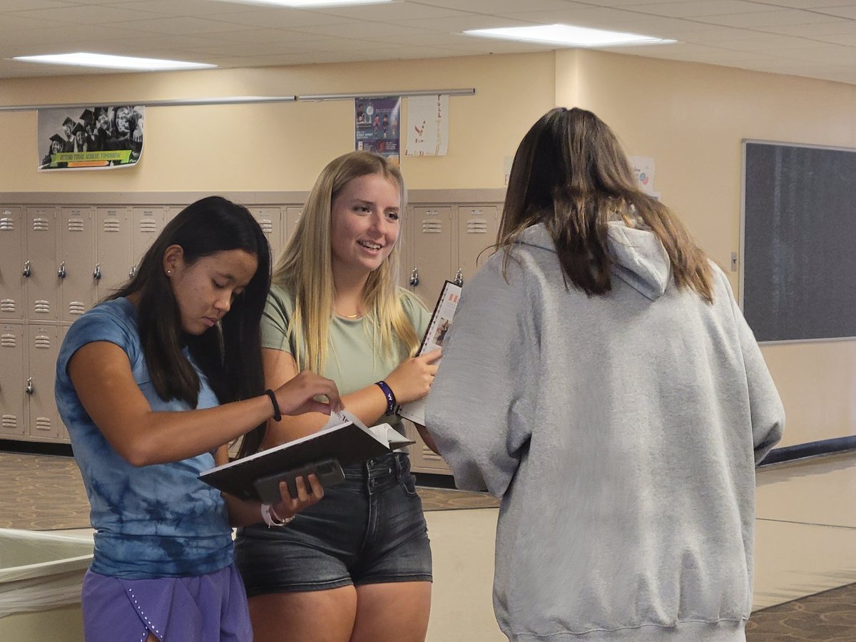 AugustaHSnews's tweet photo. The Wings yearbook staff handed out the 2022 yearbook today. #extraintheordinary https://t.co/zOhhP9fC52