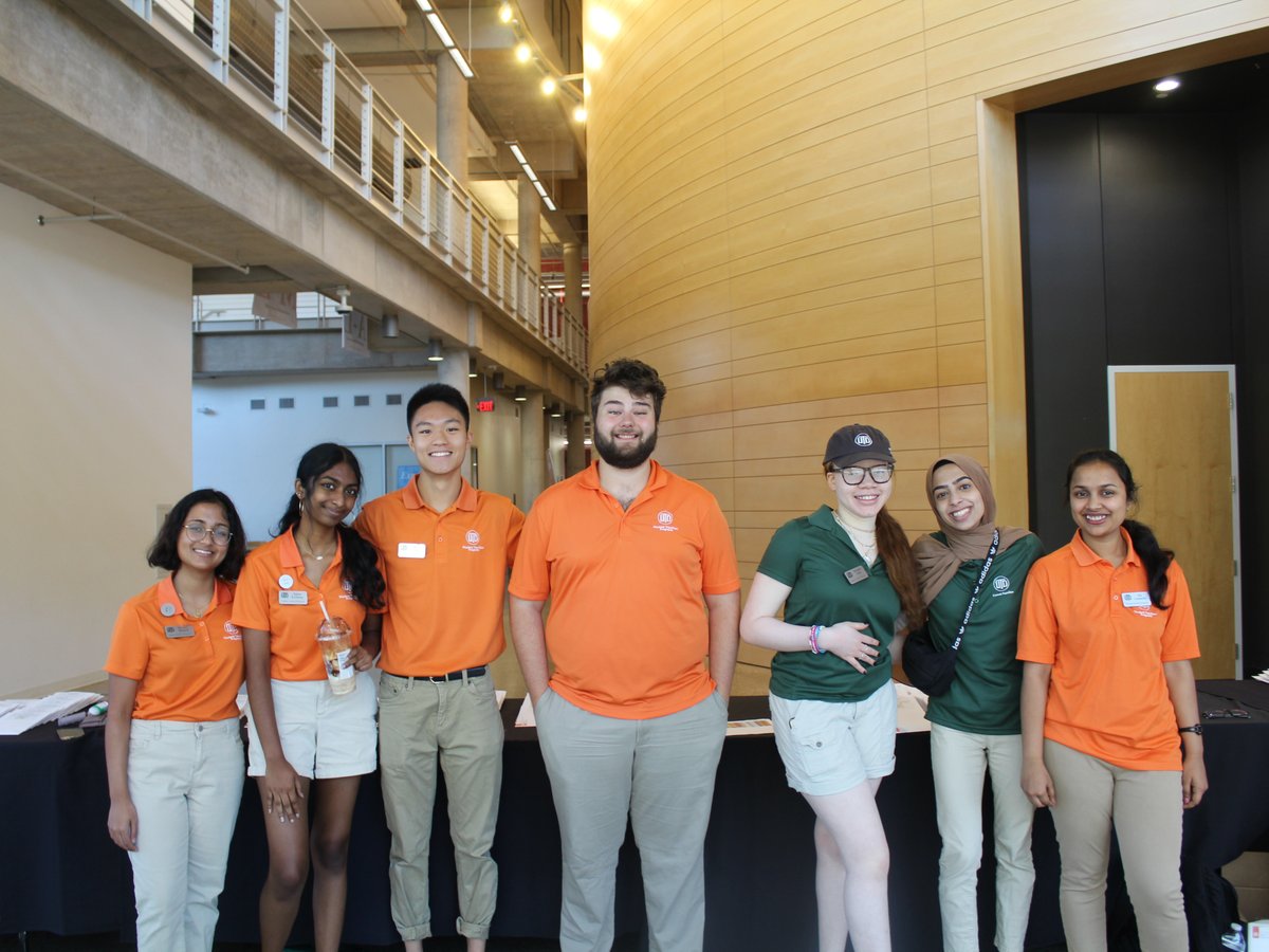 UT_Dallas's tweet photo. Orientation was full of Comets, smiles and excitement! Here’s to the fall semester! https://t.co/1IAaomXpVs