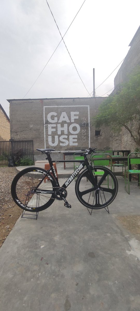 guritakurus's tweet photo. termurah nego aja sampe jd fullbike INTRO7TECHIII CRIT X 2020 FORK FULLCARBON  size 52/53 . bonus sadel sama ban dalem baru #fnfjb lokasi tangsel cod tangsel ,sepeda mulus no minus. wa 082114129223 https://t.co/R82vJMativ