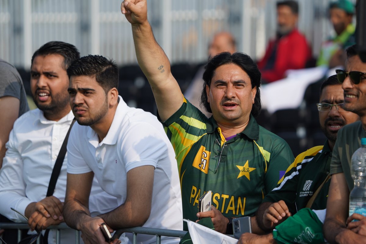 KNCBcricket's tweet photo. 🇵🇰 | I thought we were playing at home... 🤔
Great to see so many supporters today!
You can still buy tickets for Thursday & Sunday at https://t.co/n0TK1oo5iq!
#NEDvPAK #CricketNL #CWCSLS https://t.co/uaow3c5nrg