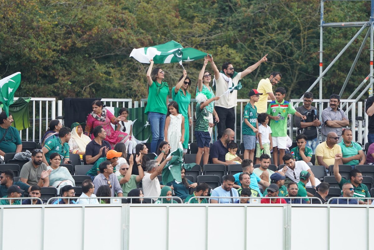 KNCBcricket's tweet photo. 🇵🇰 | I thought we were playing at home... 🤔
Great to see so many supporters today!
You can still buy tickets for Thursday & Sunday at https://t.co/n0TK1oo5iq!
#NEDvPAK #CricketNL #CWCSLS https://t.co/uaow3c5nrg
