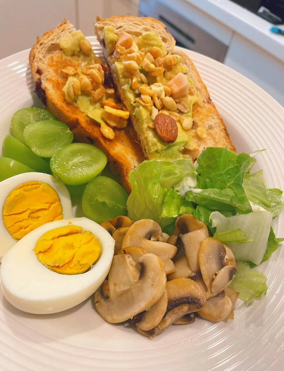 lol62867491's tweet photo. Breakfast by myself #breakfast #mademyself #yummymummy https://t.co/gmzVJq54Hl