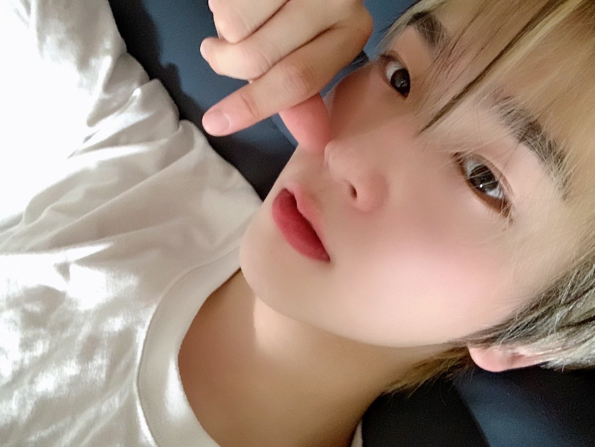 ram_geeS2's tweet photo. 이 사진 보자마자 내 사고의 작동이 멈췄어.. https://t.co/F6RDzT5isN