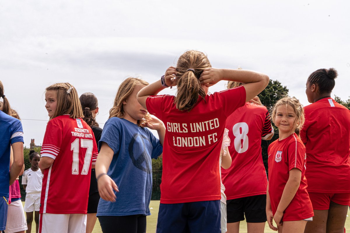 girlsunitedfa's tweet photo. We had an amazing time at our GU X @EPFinitiative  drop in session with 40 participants coming down to @Team_KingsSport Honor Oak Park in celebration of the Equal Playing Field Summit and @euro2022england 
It's so important for us to see young girls engaging with sports https://t.co/IavJvj52Nt