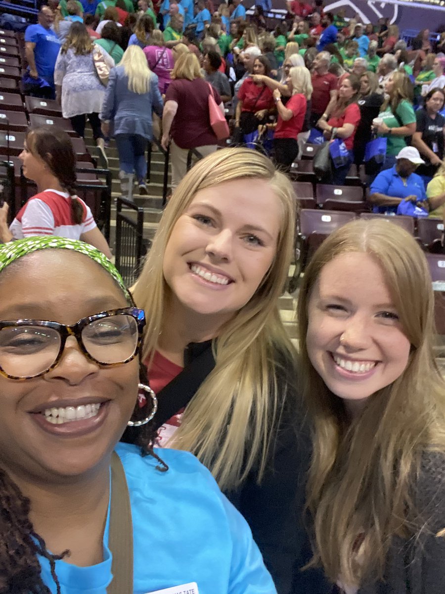 DrSTT's tweet photo. I ran into two of my former MSU SLP students who are now #TeamSPS! Thank you school-based Speech-Language Pathologists! You make a difference in the lives of students!! #SLPsRock! https://t.co/FjAQ8GL2zH