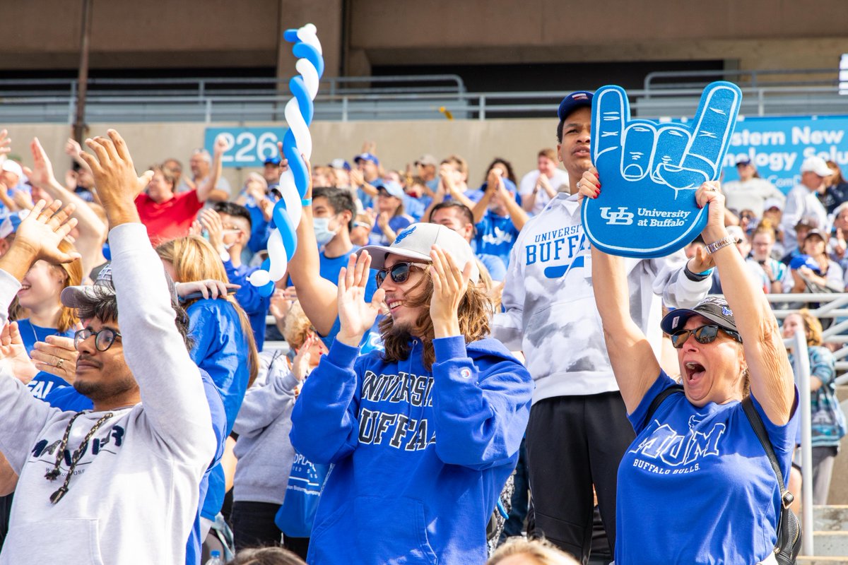 ubalumni's tweet photo. Countdown to #UBuffalo Homecoming &amp; Family Weekend! Mark your 🗓️ for a week of UB pride and family fun! 9/26-10/2 https://t.co/cSFPrhCCAb