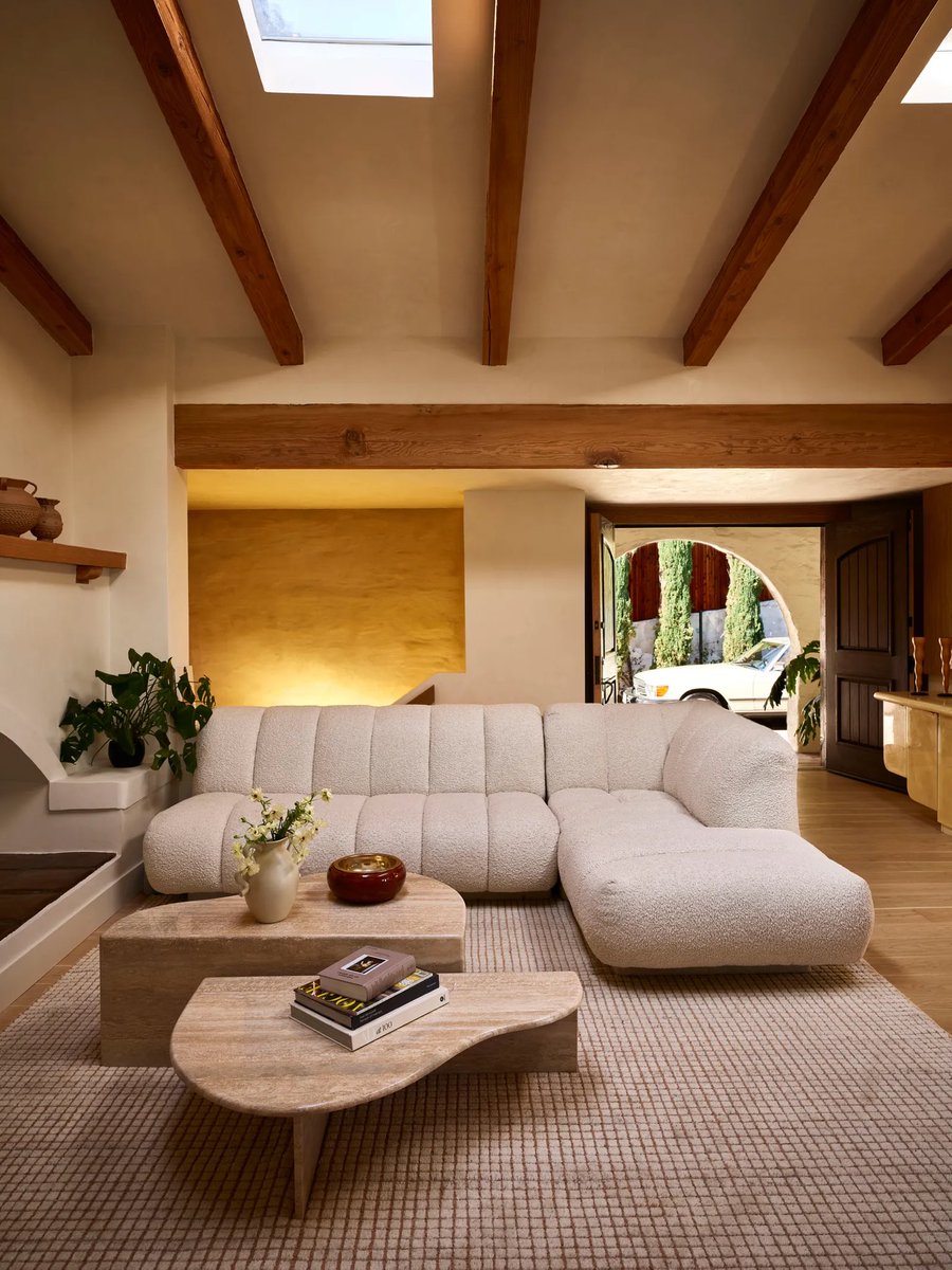 NATALIALABEL's tweet photo. Elaine Welterother’s home is absolutely divine. https://t.co/IvTELoRqZj