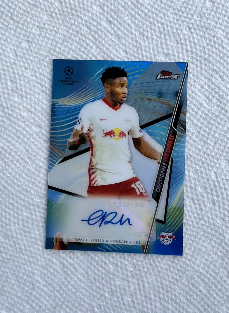 Ty_Dy_'s tweet photo. ⚽️⚽️⚽️ Shipped USA: 

Christopher Nkunku blue auto /150 - 150$

Karim Adeyemi RC Auto - 135$

Moussa Diaby Auto - 40$ 

Jamal Musiala RC match attax heroes SP (PR=265) - lot of six cards - 130$ 

Jamal Musiala Topps now #6 RC - lot of eight cards - 55$ https://t.co/kk9w7ei3rq