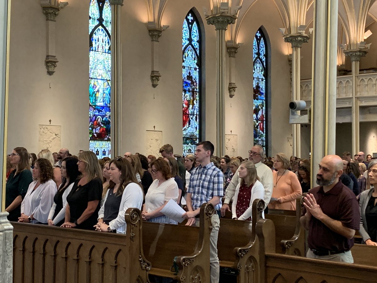 A_Laumeyer's tweet photo. A glorious celebration with more than 500 #CatholicSchool teachers, faculty, staff, clergy and community partners this morning. #BackToSchool #DOGRCathEd https://t.co/VsrSDJuZXX