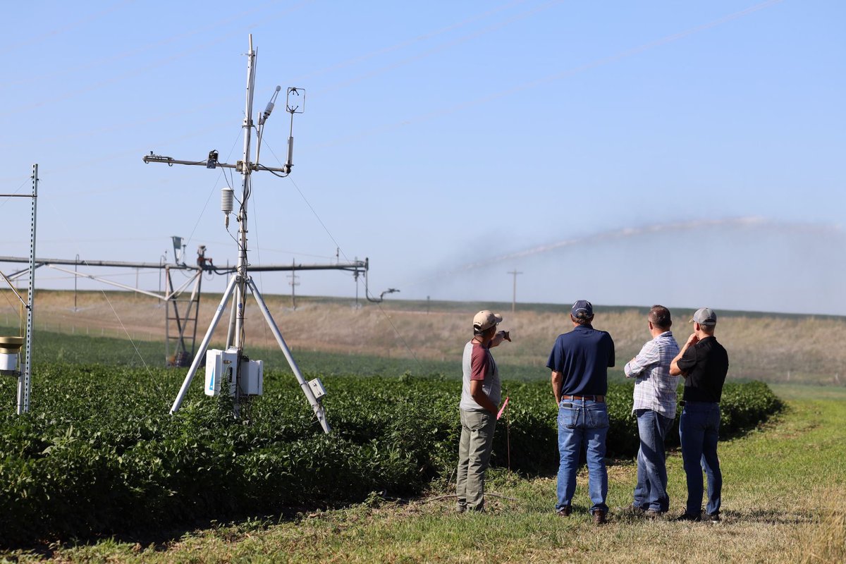 waterforfood's tweet image. Bringing researchers, agtech entrepreneurs, policymakers and producers together is crucial to the advancement of #water and #foodsecurity. Last week, DWFI held a space for comprehensive discussion on Paulman Farms for a &quot;View from the Field&quot; event.
