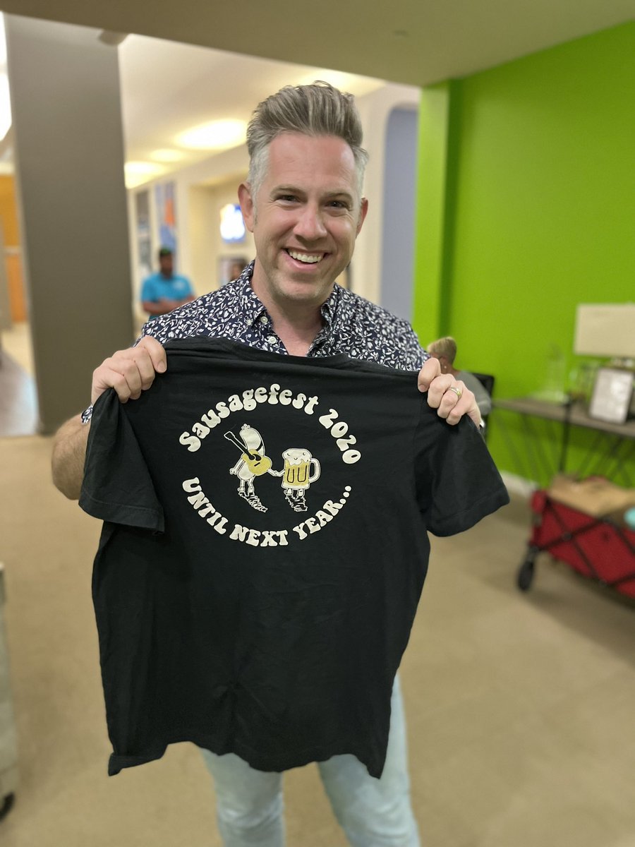 Delivered an <a href="/STASausageFest/">STAIndy SausageFest</a> T-shirt to <a href="/ryansongs/">Ryan Ahlwardt</a> on <a href="/IndyNowTV/">Indy Now</a> — a hard-to-find 2020 version, thanks to <a href="/SpaldoBusiness/">Tom Spalding</a> 
Cheers! 🍻