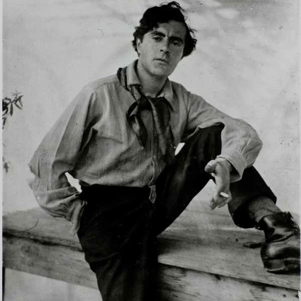 johnnydepp_guy's tweet photo. 💥Johnny Depp is set to direct his first film in 25 years. Depp will be directing the film Modigliani, a biopic about Italian painter and sculptor Amedeo Modigliani.

💥Depp will be co-producing the film with Al Pacino and Barry Navidi. https://t.co/9aAnthlMxT