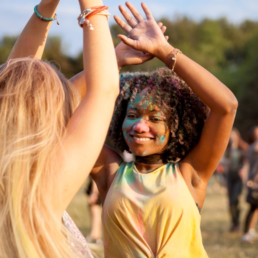 3 things to share with your friends today:
Positive energy,
Quality chill time,
Green Monké.