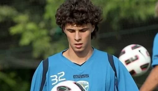 MaxDueTocchi's tweet photo. 31° - Lorenzo #Tassi, dal #Brescia all'#Inter per 2,4 Mln

Detto anche "il nuovo Roberto #Baggio", oggi, a 27 anni, gioca in Serie D, nel Pont Donnaz Hone Arnad Evançon, squadra valdostana detta anche #PDHA https://t.co/FGov9P3NLx
