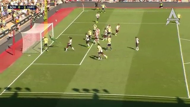 mazenpeanalysis's tweet photo. الكره وصلت للاعب علي خط الجول مافيش اي حاجه مختلفه
الكره كانت صعبه و صعوبتها في سهولة تطبيق الكره

اظن ليدز كانت تستحق المكسب لانها عملت كل حاجه ف المباراة بس هنشوف هل هيستمروا بنفس التكتيك ده للكورنر ولا هيبتكروا شئ مختلف؟ https://t.co/eL67g9vE74
