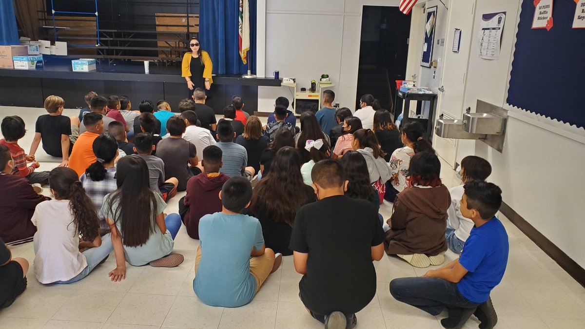 MrsRamirezRocks's tweet photo. PBIS Bootcamp time! @elcerritolhcsd #1team1vision #PBIS @LHSchools https://t.co/MlXPeV7KWd