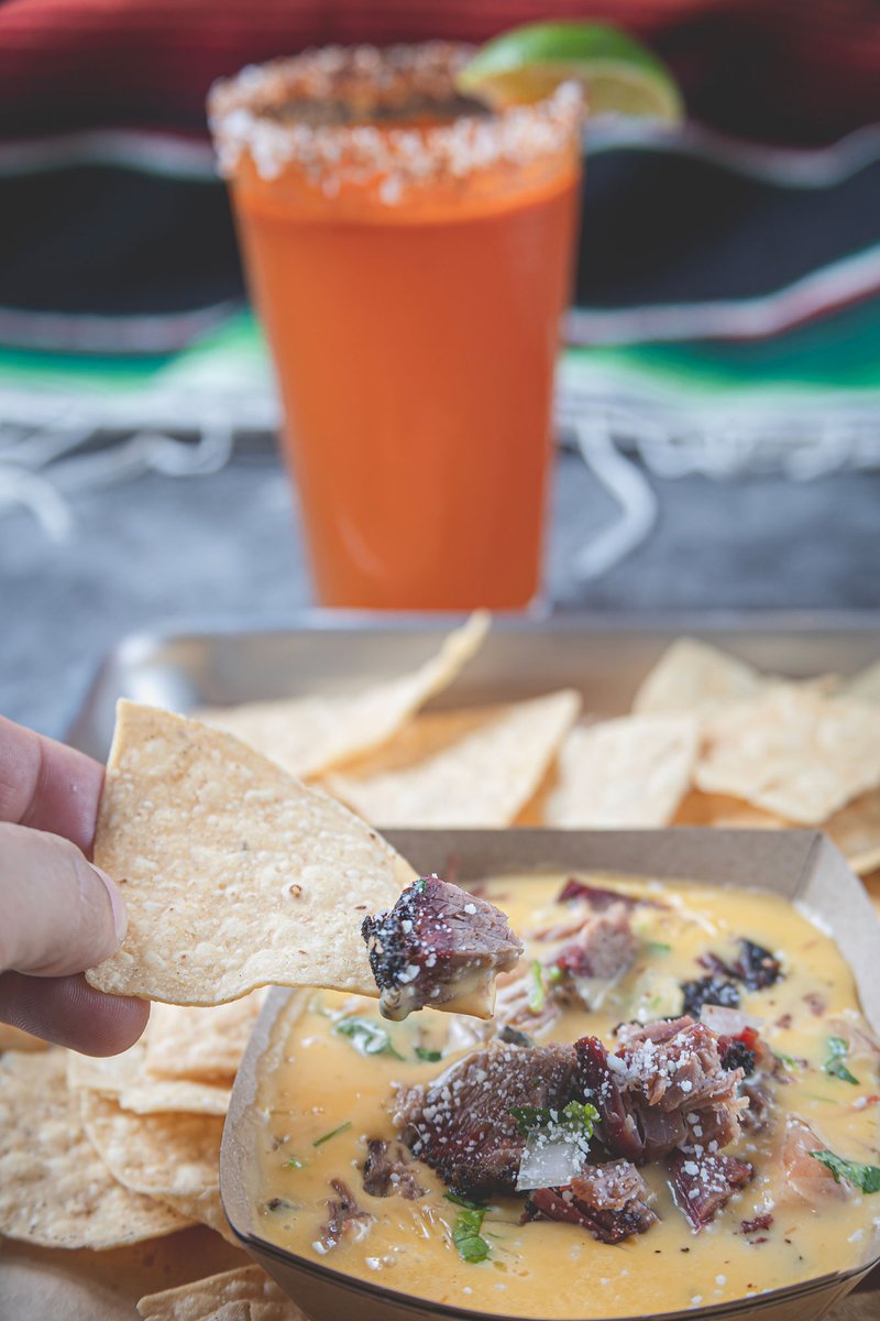 BurroAndBull's tweet photo. Happy Hour from 3pm - 6pm! Specials on signature cocktails and tacos, what more could you ask for? #happyhour #bottomsup #cheers https://t.co/zeQYYReM6T