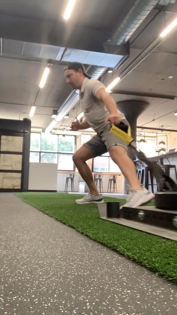 ScienceAthletic's tweet photo. On ne rit pas avec l’abduction des hanches
.
.
#abduction #hipabduction #abductiondeshanches #kinesiologie #kinésiologue #kinesiologie #kinesiologue #mouvement #processuskincafe #hochelaga #hochelagamaisonneuve #hochelagamonquartier #centredekin #skating… https://t.co/9oEPeDbMiB https://t.co/onxLlDEyKr