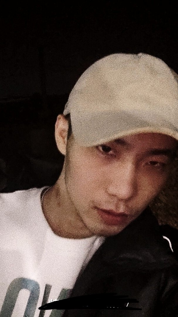GD62224874's tweet photo. 怎么会有人觉得我是gay https://t.co/SANiWTjnM8