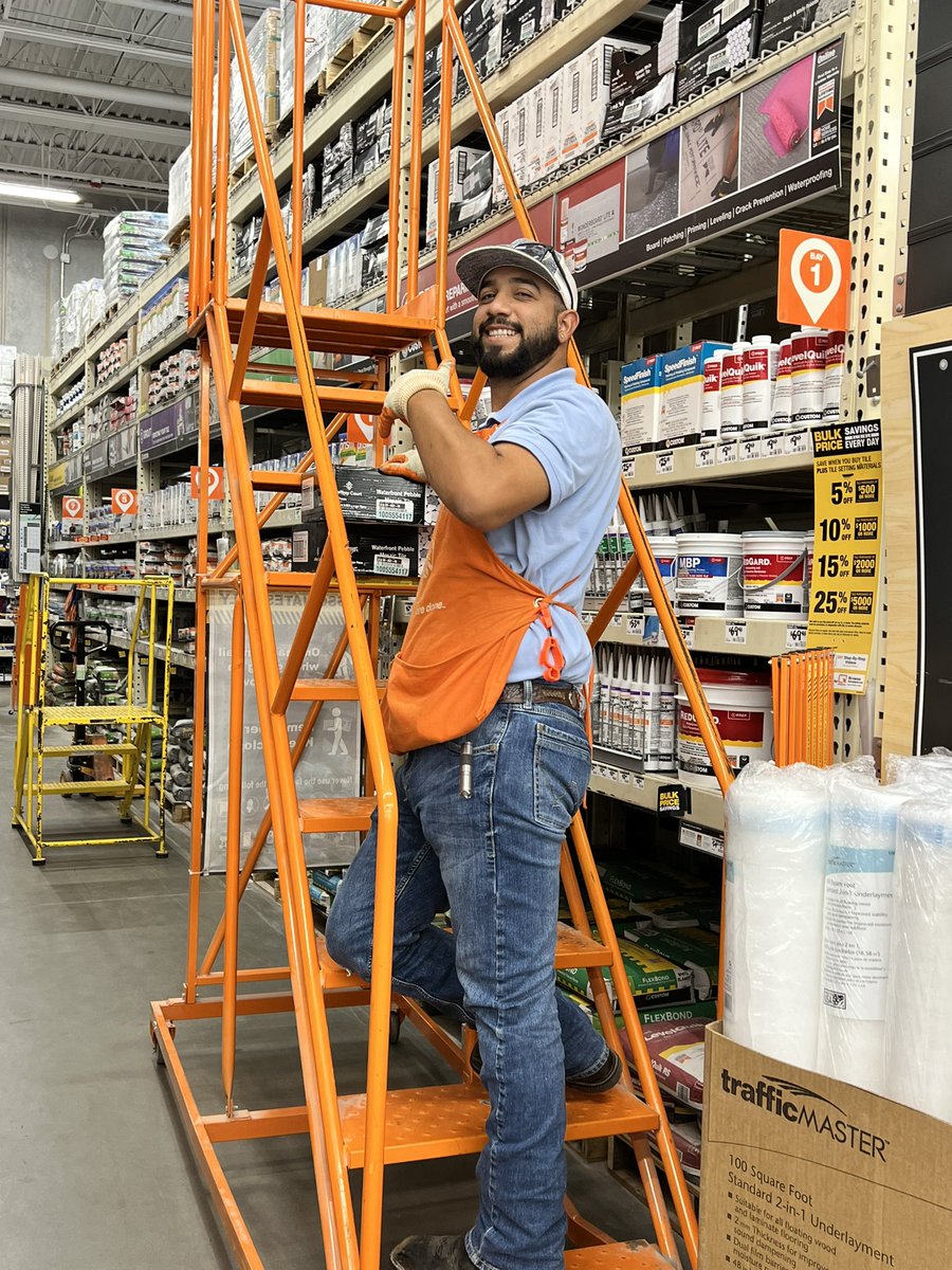 DianaMoreno0811's tweet photo. New Hire Ramon being safe. Using proper PPE and lifting close to home. Keep up the great work #HomeDepot #Store6832 #EverydaySafety @BrendaLHogan @James_A_Church @6832specialty https://t.co/2A8BwbGh5x