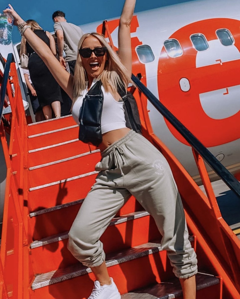 Jet2tweets tweet media