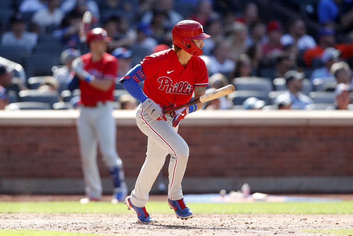 MLBNetwork's tweet photo. Rookie turning the corner 👏👏

Bryson Stott is 15-33 AB (.455) with six runs scored during his current eight-game hitting streak. 

@Phillies | #RingTheBell | @bryson_stott10 https://t.co/OVWgNC1dBH